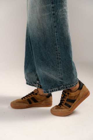 סניקרס לנשים VERDICT בקאמל שחור