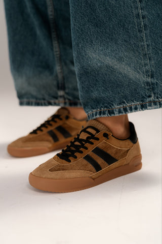 סניקרס לנשים VERDICT בקאמל שחור