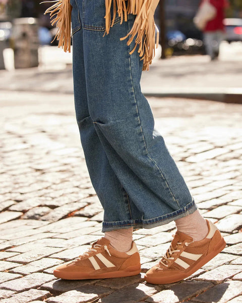 סטיב מאד - סניקרס לנשים VERDICT בקאמל