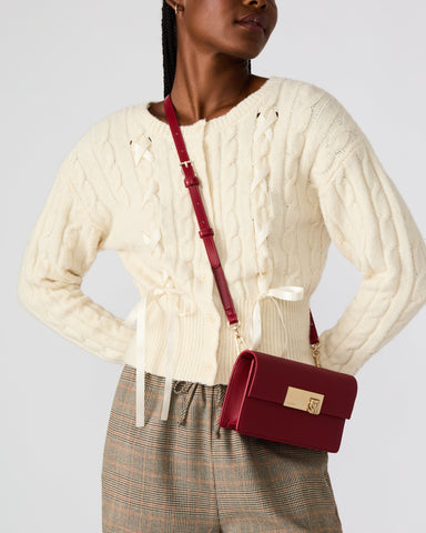 תיק צד לערב BNESTA באדום זהב