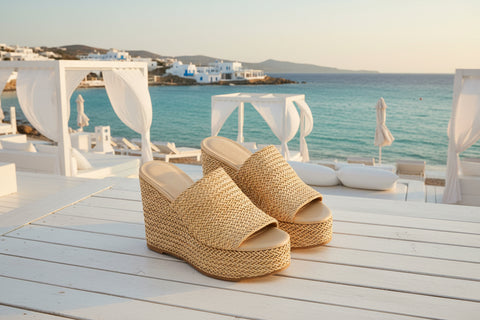 כפכפי פלטפורמה CASSI בגוון טבעי