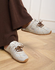 מיולז עור בסגנון ספורטיבי MAYSA בלבן