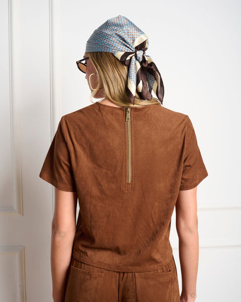 סטיב מאד - חולצת דמוי זמש לנשים EZRA בקאמל