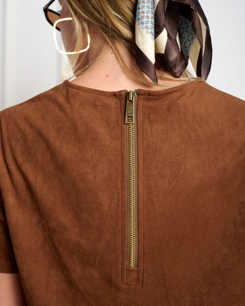 סטיב מאד - חולצת דמוי זמש לנשים EZRA בקאמל