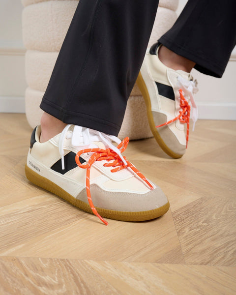 סטיב מאד - סניקרס לנשים AUGUSTINE בשחור לבן